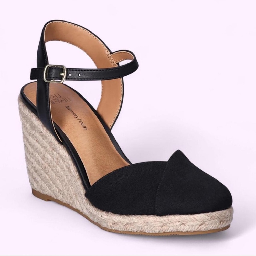 NWT Time and Tru Cotton Canvas Memory Foam Wedge Sandals Size 9 Heels